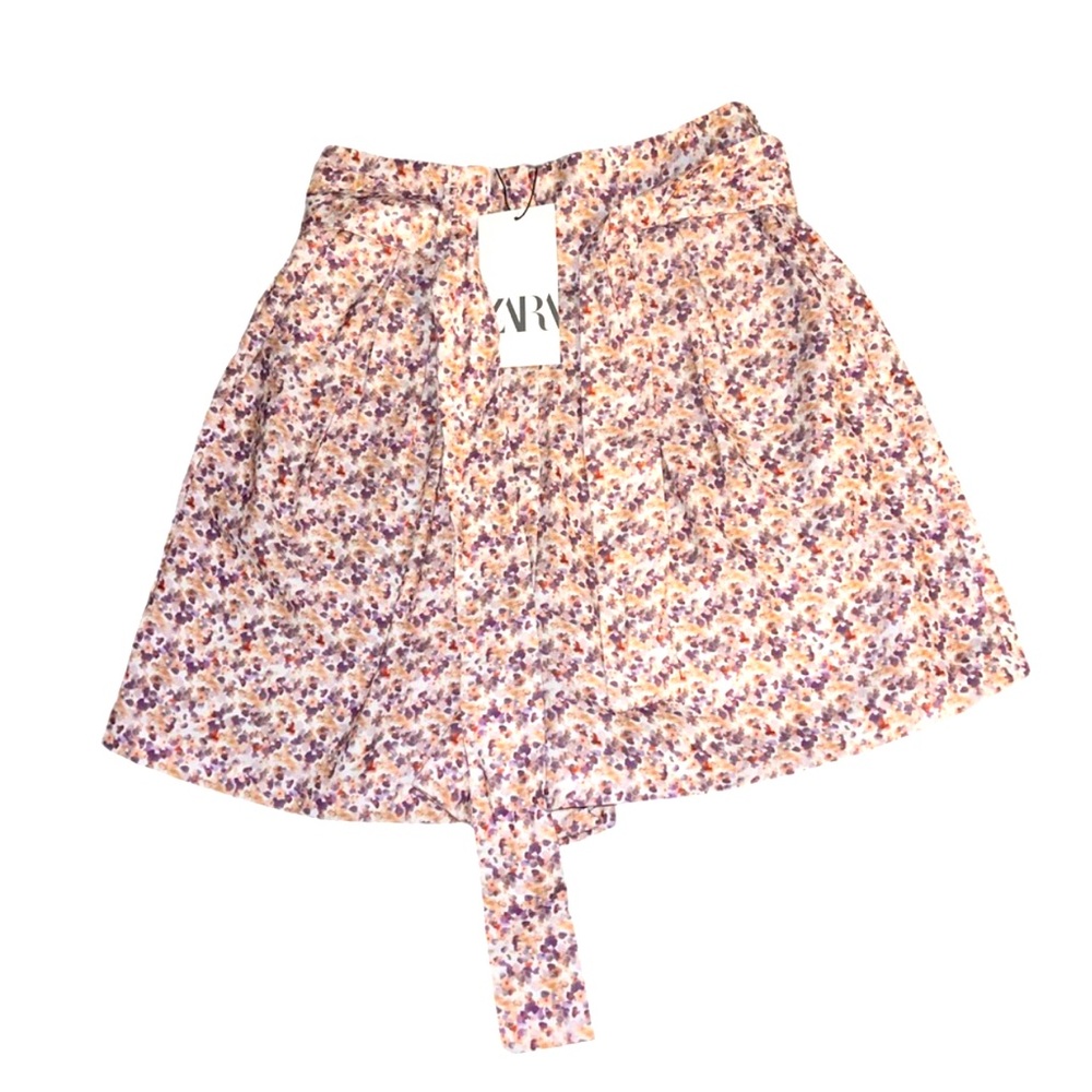 Zara paperbag floral shorts Sz small NWT